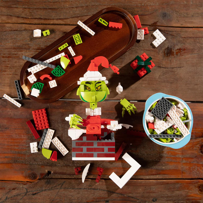 The Grinch - Up the Chimney 523-Piece Brickcraft Building Set