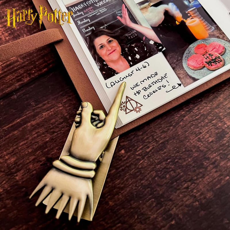 Harry Potter Flourish & Blotts Metal Hand Book Clip product image 8 of 9