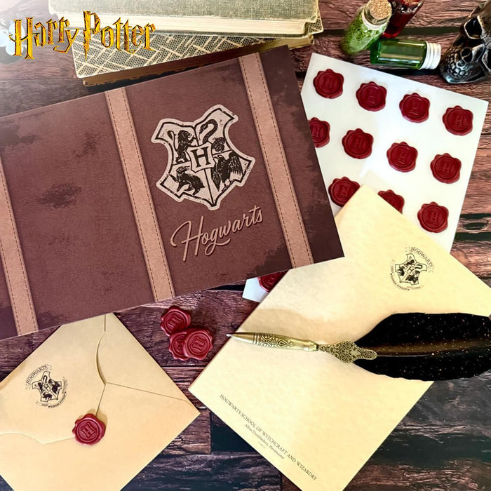 Harry Potter - Hogwarts Boxed 20-Piece Stationery Set with Wax Seals & Feather Pen