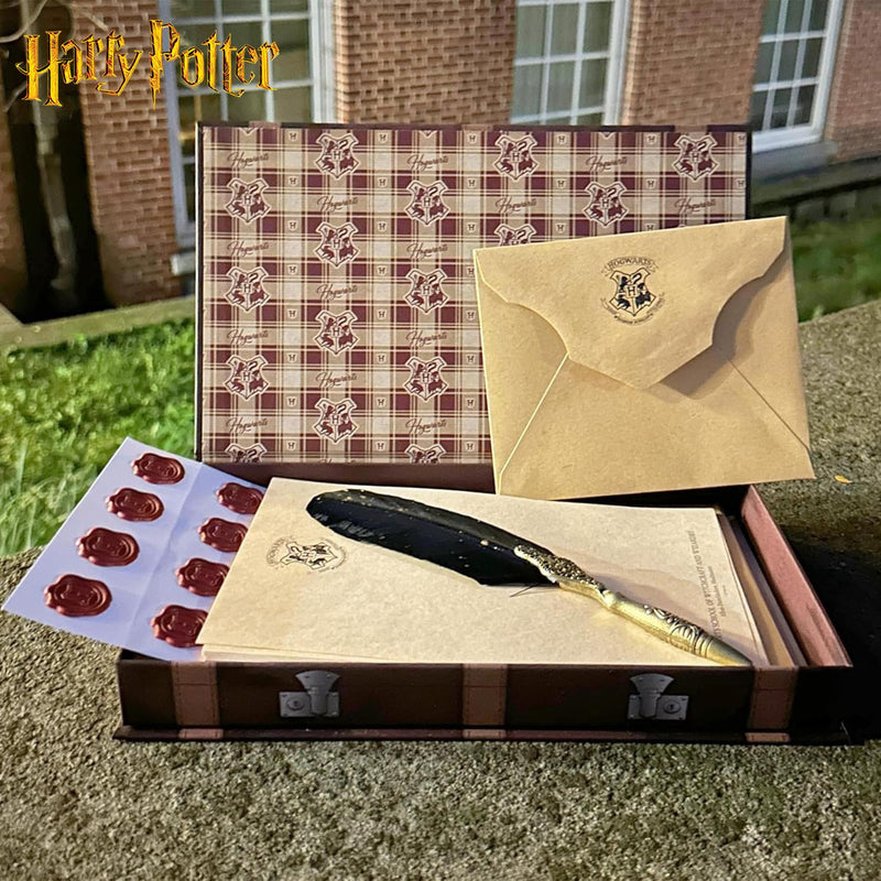 Harry Potter - Hogwarts Boxed 20-Piece Stationery Set with Wax Seals & Feather Pen