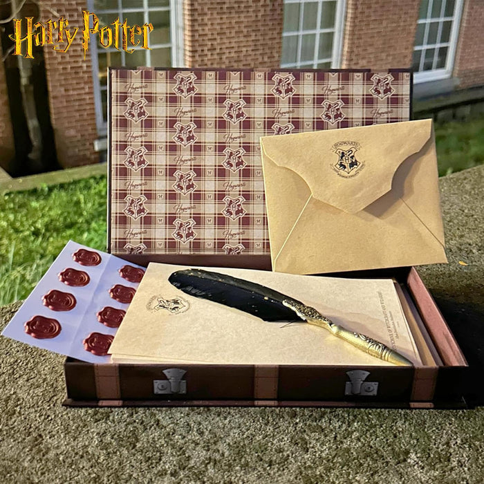Harry Potter - Hogwarts Boxed 20-Piece Stationery Set with Wax Seals & Feather Pen