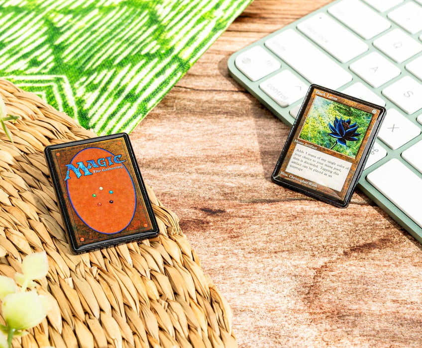 Magic: The Gathering - Black Lotus Card 2-Piece Enamel Pin Set