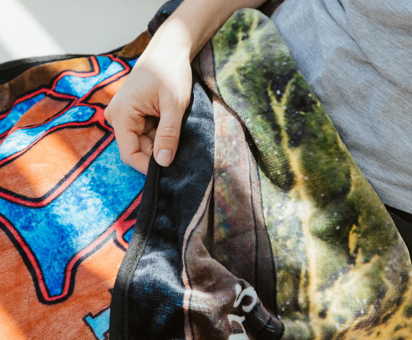 Magic: The Gathering - Black Lotus Card Double-Sided Fleece Throw Blanket | 45 x 60 Inches
