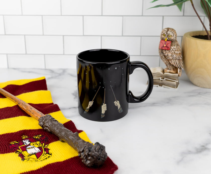 Harry Potter - Wands Heat-Reveal Mug | Holds 20 Ounces
