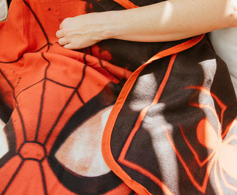 Marvel Spider-Man Web-Shooter Fleece Throw Blanket | 45 x 60 Inches product image 6 of 9