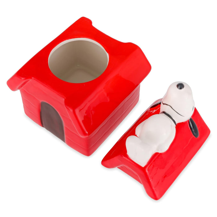 Peanuts - Snoopy Doghouse 7-Inch Sculpted Ceramic Snack Jar