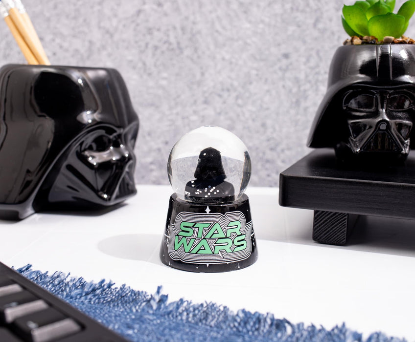 Star Wars - Darth Vader 3-Inch Mini Light-Up Snow Globe
