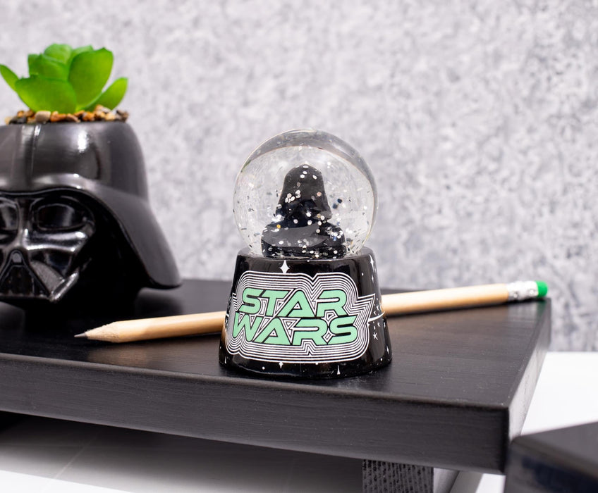 Star Wars - Darth Vader 3-Inch Mini Light-Up Snow Globe