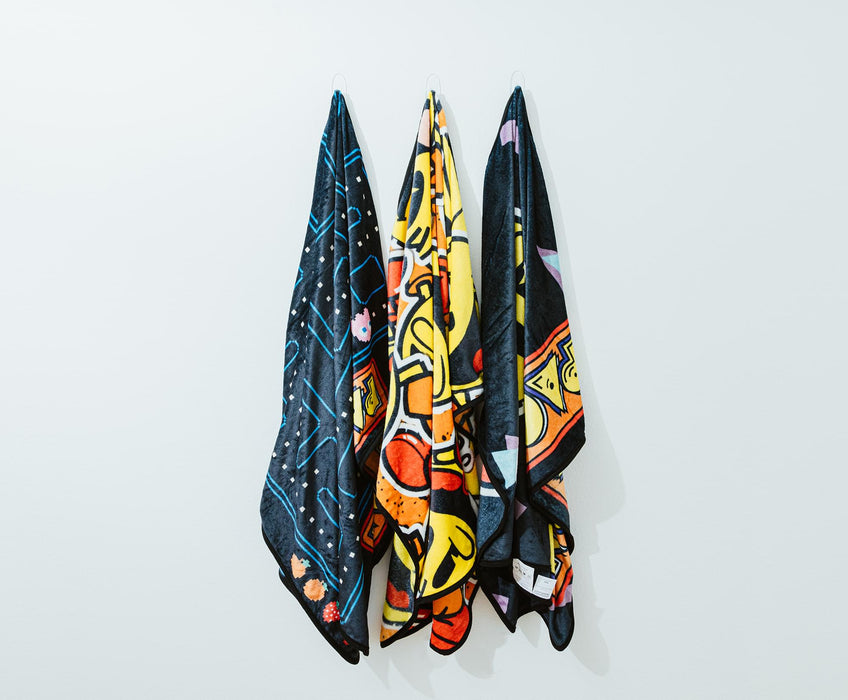 PAC-MAN Classic Allover Throw Blanket | 45 x 60 Inches