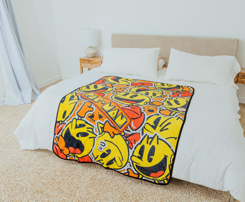 PAC-MAN Classic Allover Throw Blanket | 45 x 60 Inches