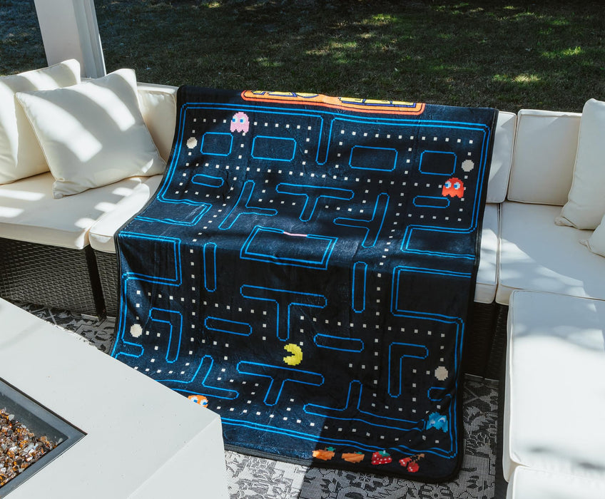 PAC-MAN Classic Maze 45 x 60 Inch Throw Blanket