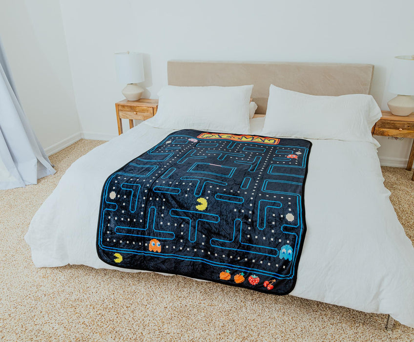 PAC-MAN Classic Maze 45 x 60 Inch Throw Blanket
