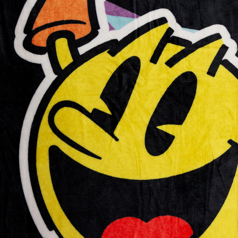 PAC-MAN Classic Jumping 45 x 60 Inch Throw Blanket