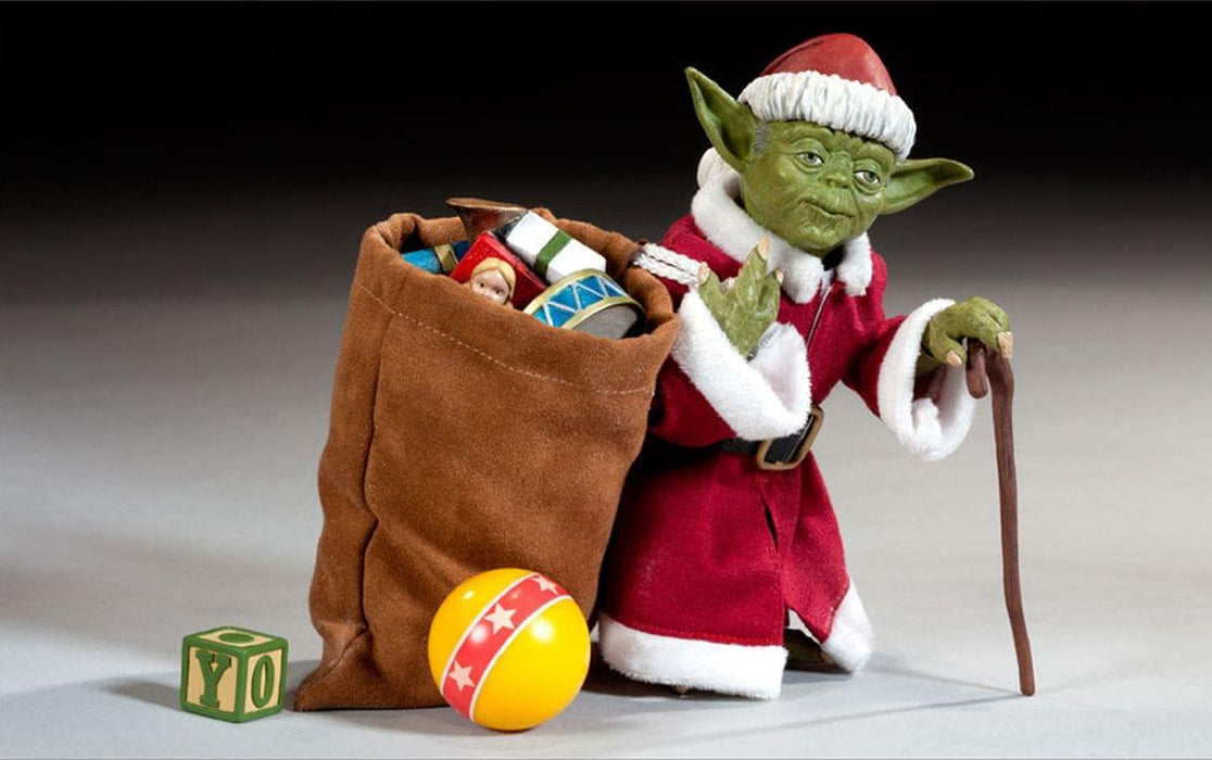 Star Wars - 1:6 Scale Holiday Yoda Figure