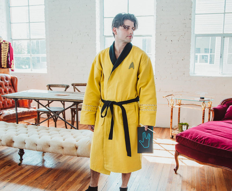 Star Trek: The Original Series Waffle-Weave Cotton Adult Bathrobe | Gold Command product image 4 of 8