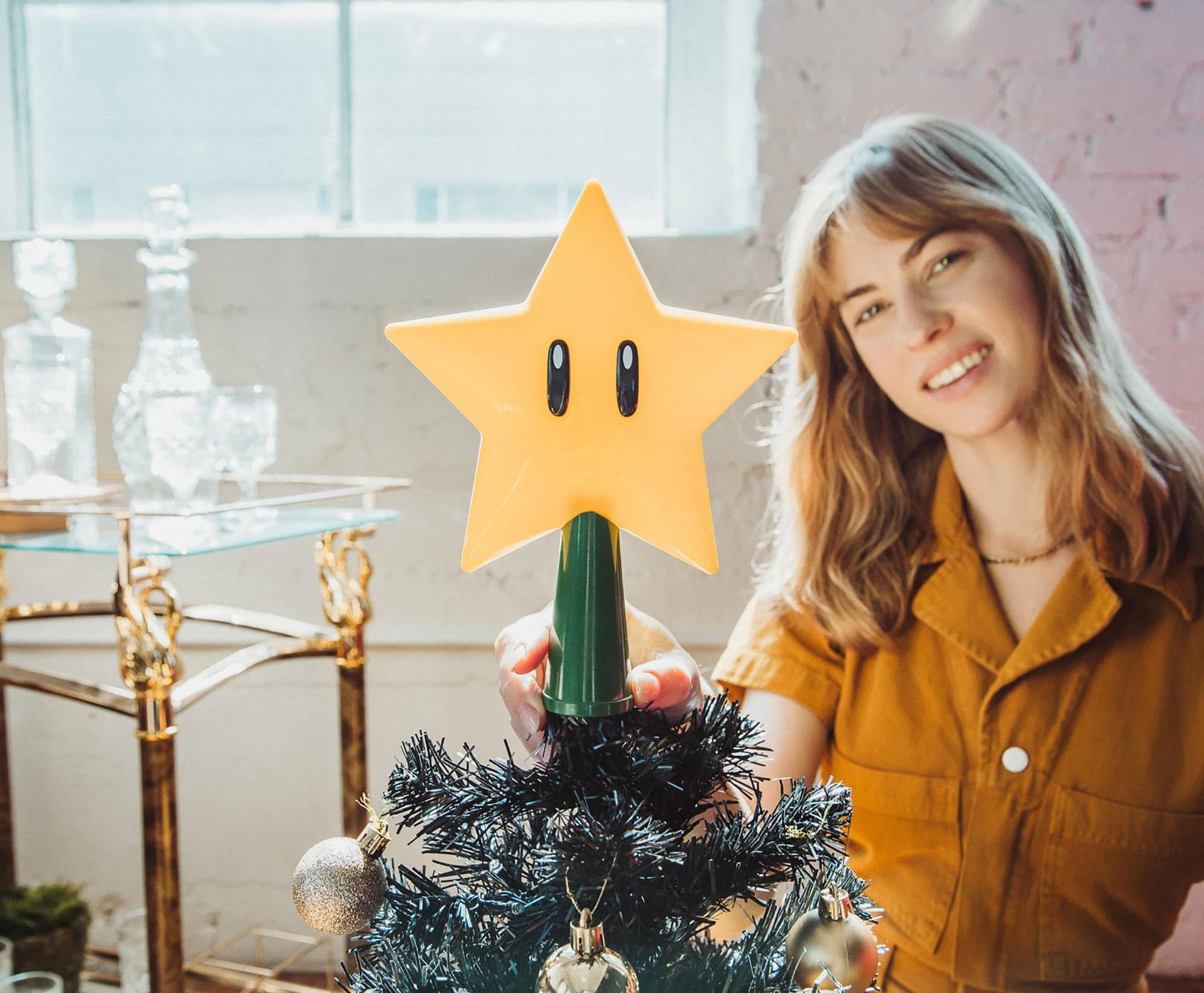 Super Mario Super Star Light-Up Tree Topper | Free Shipping — MeTV Mall