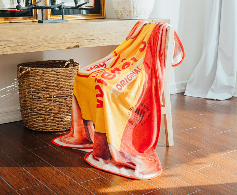 Oscar Mayer Jumbo Hot Dogs Fleece Throw Blanket | 45 x 60 Inches product image 8 of 9