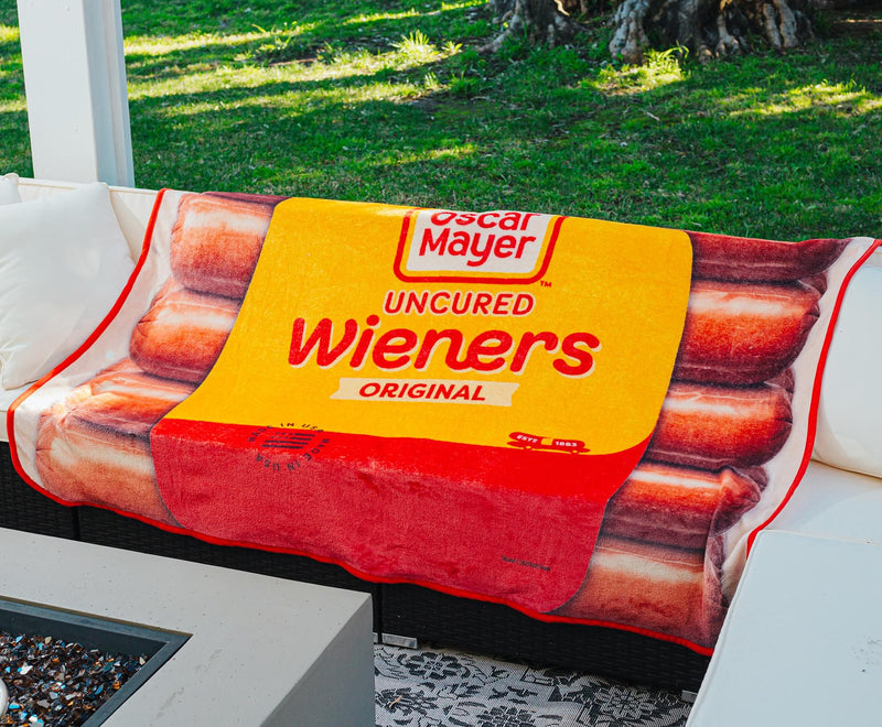 Oscar Mayer Jumbo Hot Dogs Fleece Throw Blanket | 45 x 60 Inches product image 9 of 9