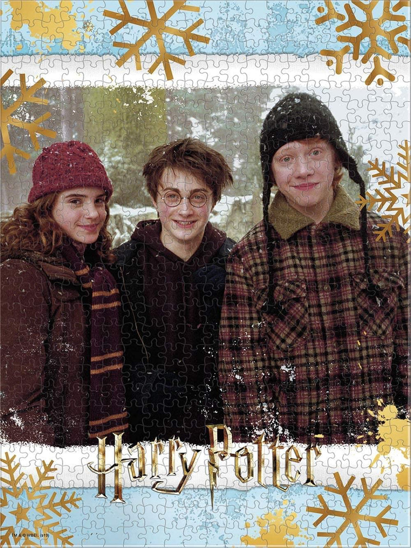 Harry Potter Christmas at Hogwarts 550 Piece Jigsaw Puzzle product image 3 of 4